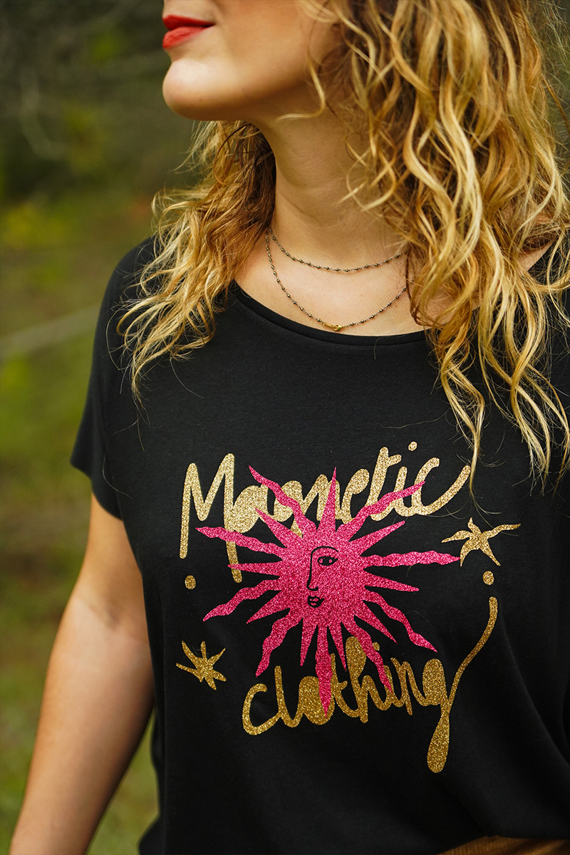 t-shirt-manches-courtes-noir-impression-femme