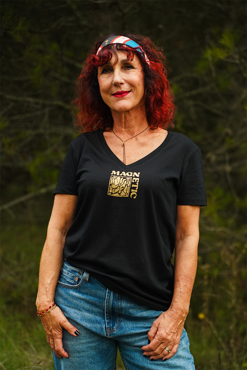 t-shirt-noir-femme-magnetic-or
